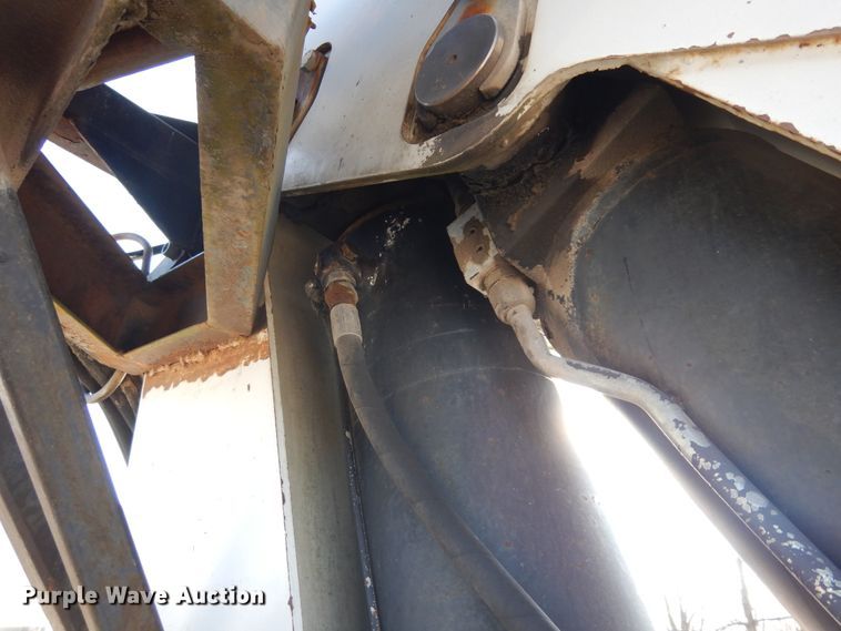 image for item DF6619 1996 Mack RD688S crane truck