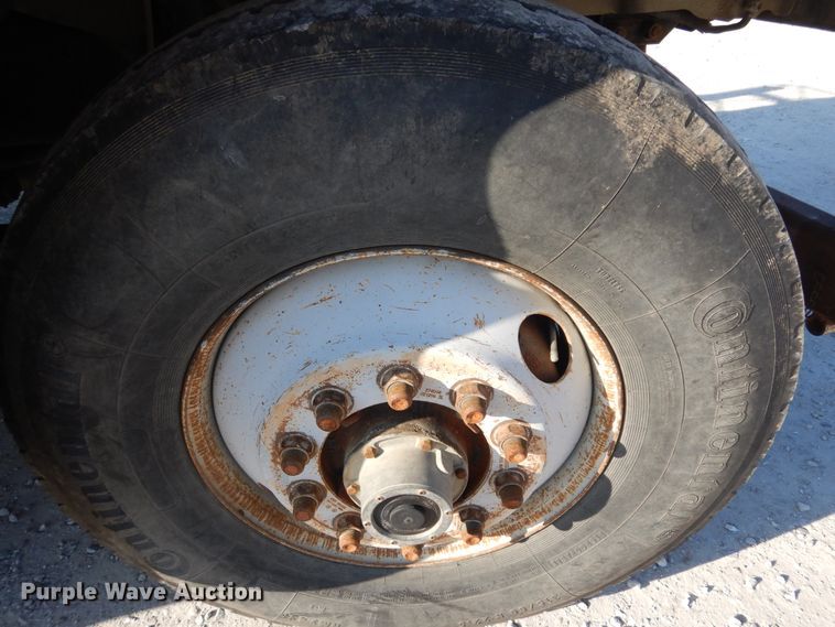 image for item DF6619 1996 Mack RD688S crane truck