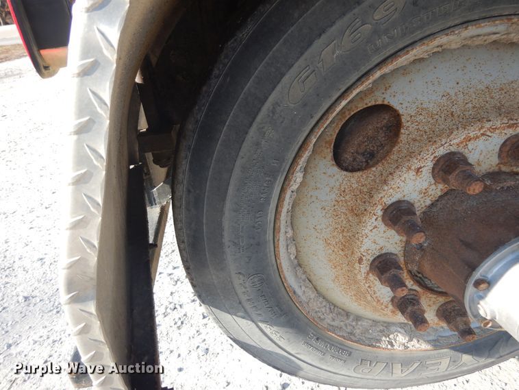 image for item DF6619 1996 Mack RD688S crane truck