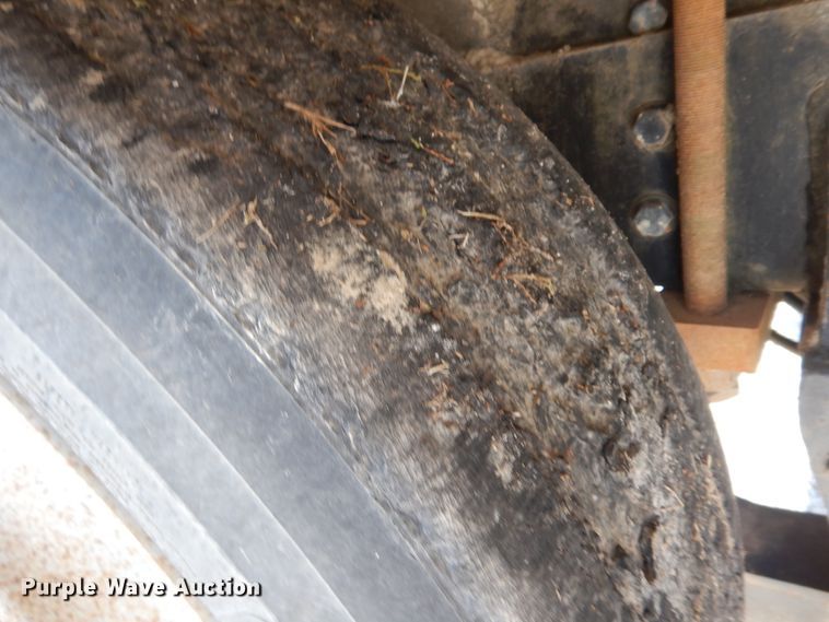 image for item DF6619 1996 Mack RD688S crane truck