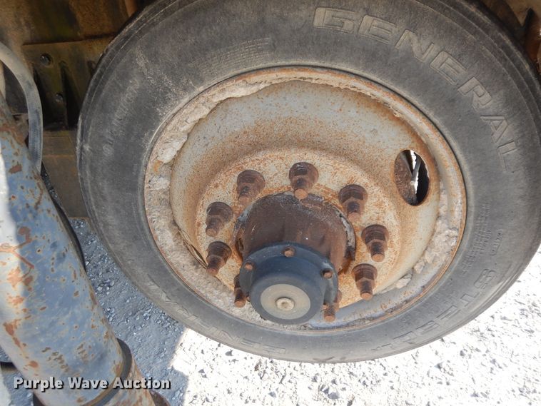 image for item DF6619 1996 Mack RD688S crane truck