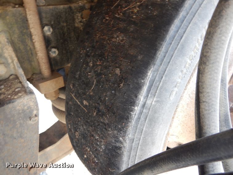 image for item DF6619 1996 Mack RD688S crane truck