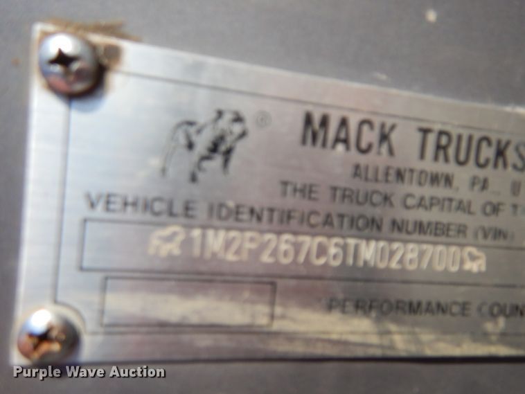 image for item DF6619 1996 Mack RD688S crane truck