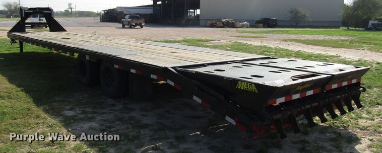 image for item DH8298 2019 Big Tex 25GN-35BK+5MR equipment trailer