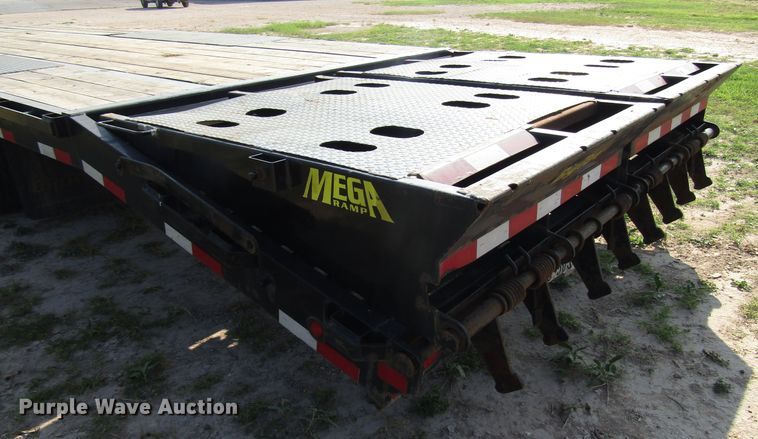 image for item DH8298 2019 Big Tex 25GN-35BK+5MR equipment trailer