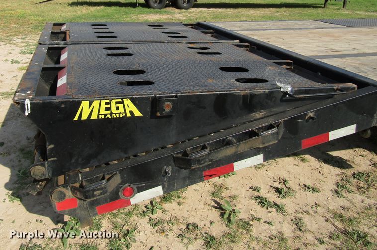 image for item DH8298 2019 Big Tex 25GN-35BK+5MR equipment trailer