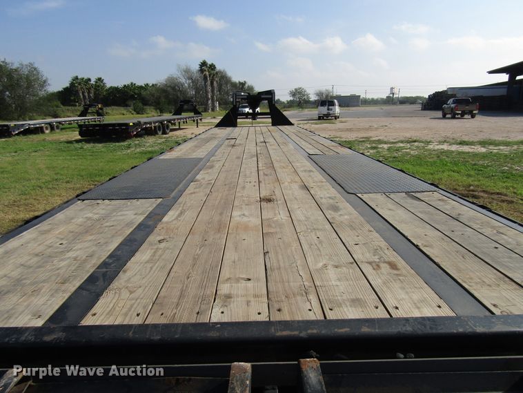 image for item DH8298 2019 Big Tex 25GN-35BK+5MR equipment trailer