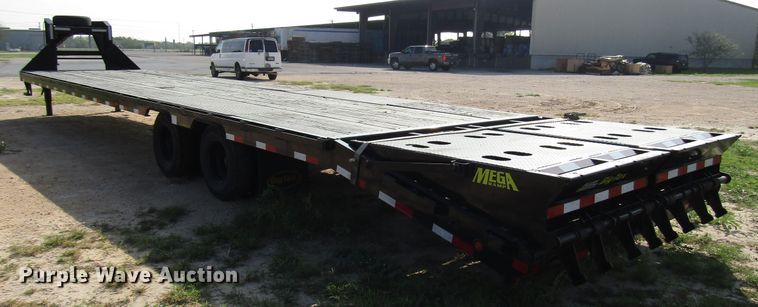 image for item DH8299 2019 Big Tex 25GN-35BK+5MR equipment trailer