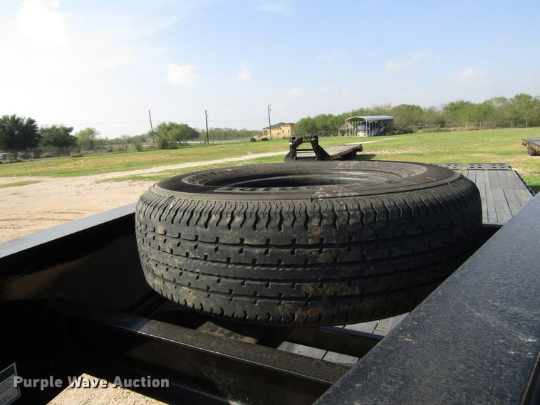 image for item DH8299 2019 Big Tex 25GN-35BK+5MR equipment trailer