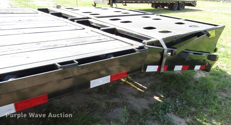 image for item DH8299 2019 Big Tex 25GN-35BK+5MR equipment trailer
