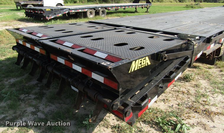 image for item DH8299 2019 Big Tex 25GN-35BK+5MR equipment trailer