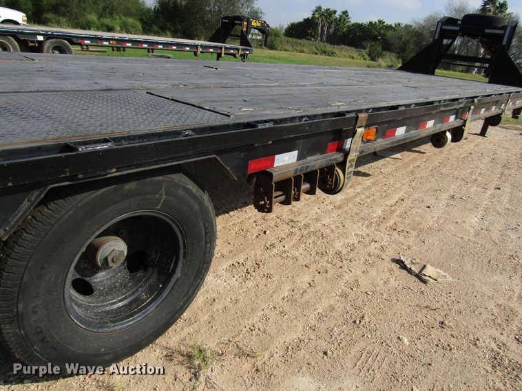 image for item DH8299 2019 Big Tex 25GN-35BK+5MR equipment trailer