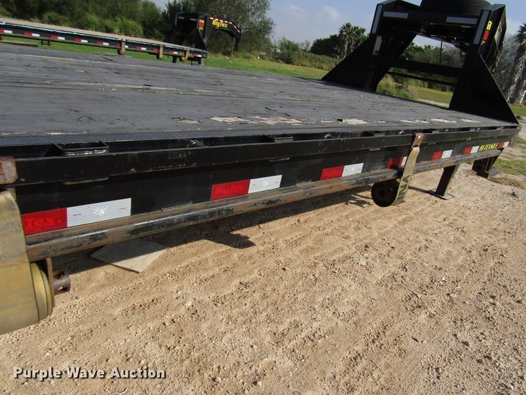 image for item DH8299 2019 Big Tex 25GN-35BK+5MR equipment trailer