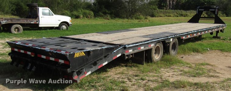 image for item DH8301 2019 Big Tex 25GN-35BK+5MR equipment trailer