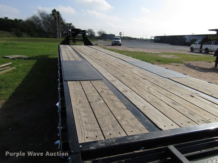 image for item DH8301 2019 Big Tex 25GN-35BK+5MR equipment trailer