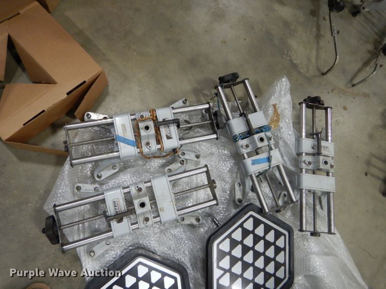 image for item DI9165 Hunter DSP400 alignment machine