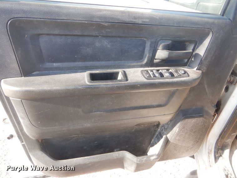 image for item FG9874 2014 Dodge Ram 5500 Crew Cab utility truck