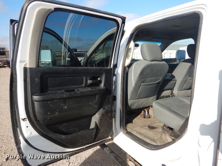 image for item FG9874 2014 Dodge Ram 5500 Crew Cab utility truck