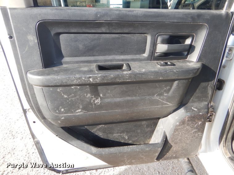 image for item FG9874 2014 Dodge Ram 5500 Crew Cab utility truck