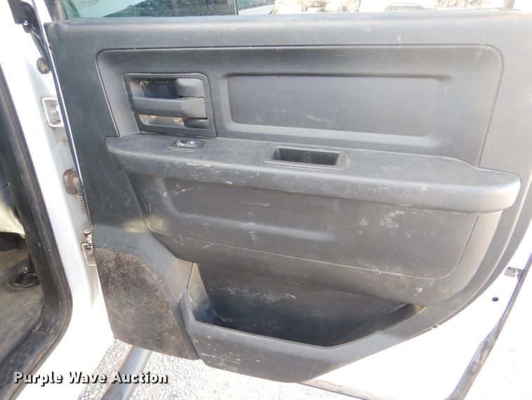 image for item FG9874 2014 Dodge Ram 5500 Crew Cab utility truck