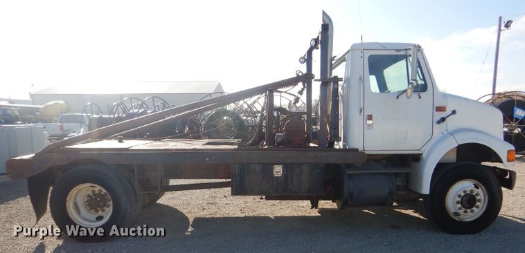 image for item FG9875 1991 International 7100 flatbed truck