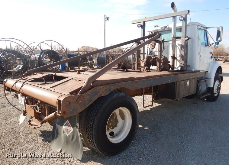 image for item FG9875 1991 International 7100 flatbed truck