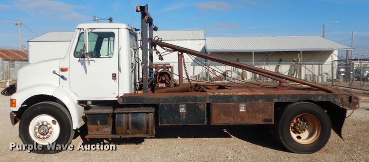 image for item FG9875 1991 International 7100 flatbed truck