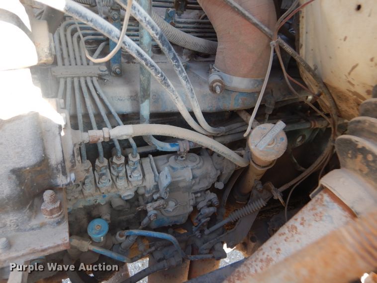 image for item FG9875 1991 International 7100 flatbed truck