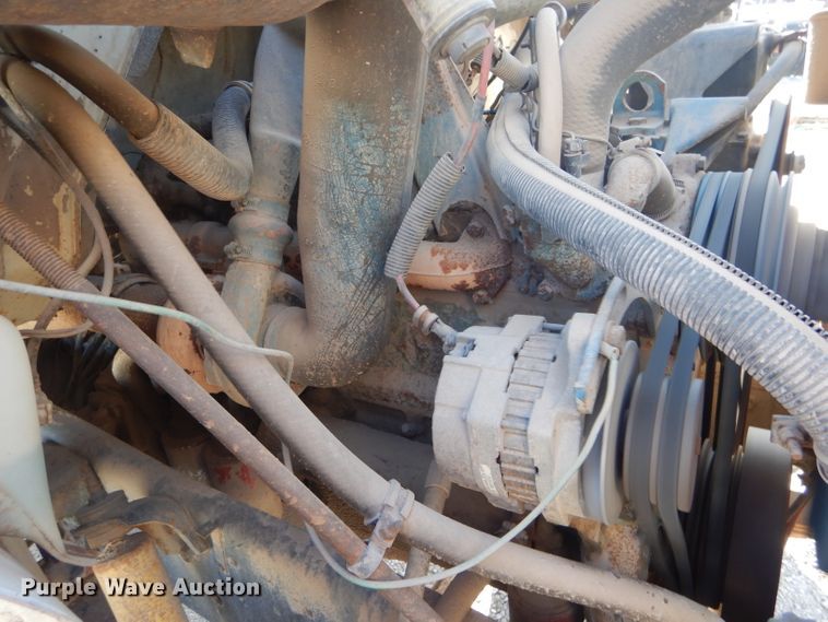 image for item FG9875 1991 International 7100 flatbed truck