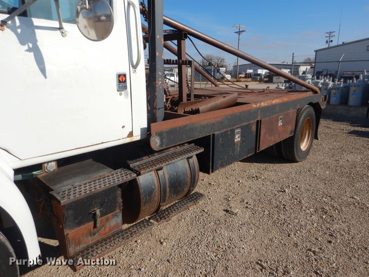 image for item FG9875 1991 International 7100 flatbed truck