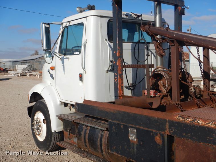 image for item FG9875 1991 International 7100 flatbed truck