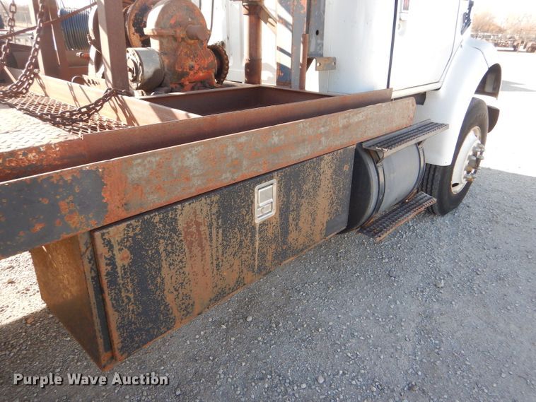 image for item FG9875 1991 International 7100 flatbed truck