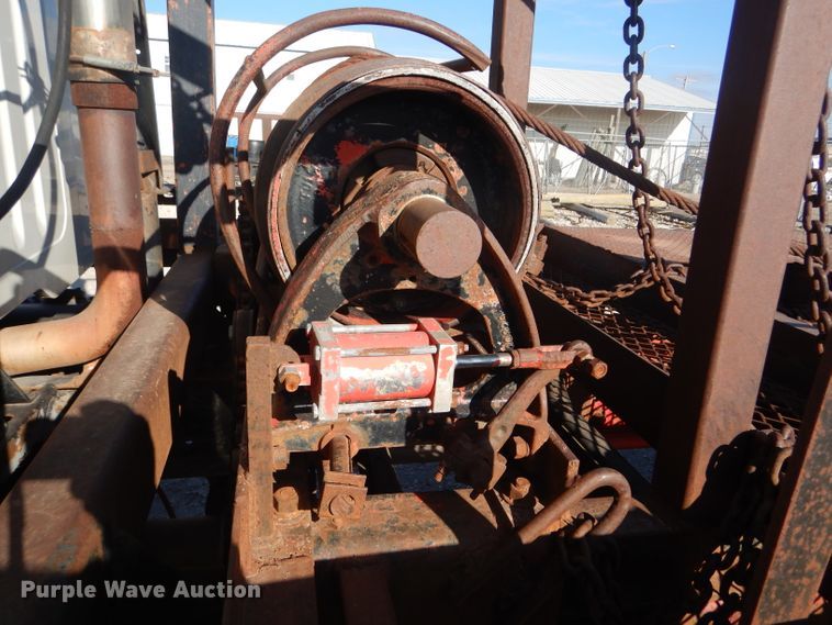 image for item FG9875 1991 International 7100 flatbed truck