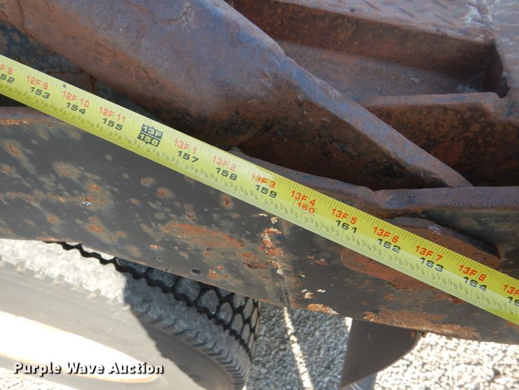 image for item FG9875 1991 International 7100 flatbed truck