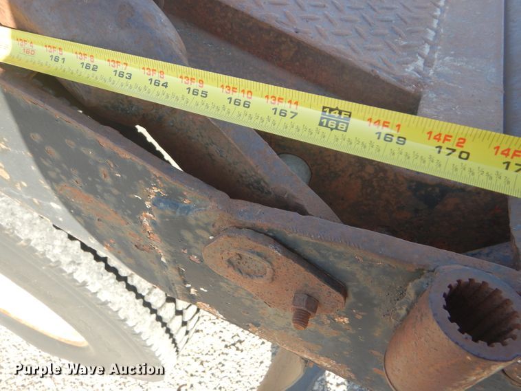 image for item FG9875 1991 International 7100 flatbed truck