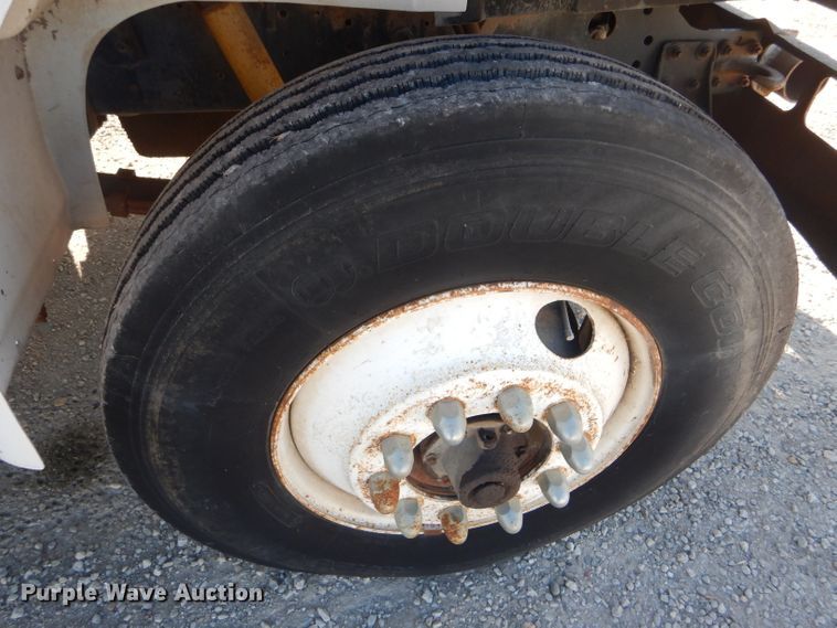 image for item FG9875 1991 International 7100 flatbed truck