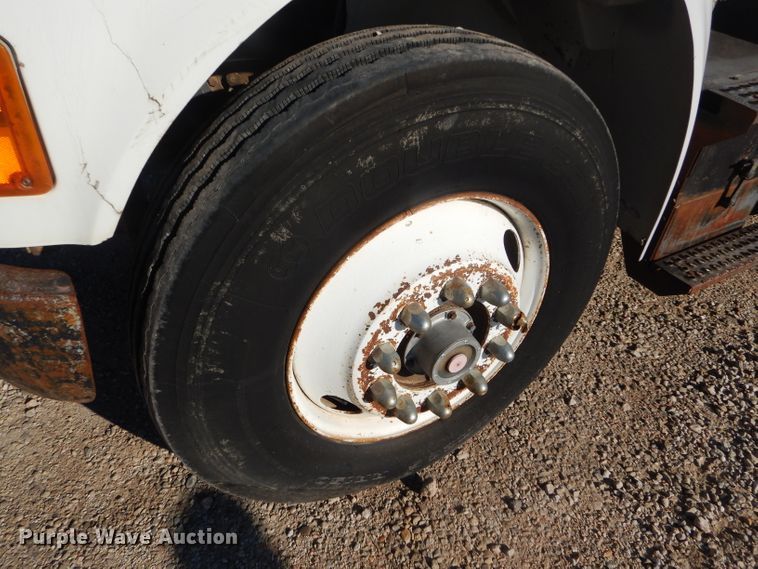 image for item FG9875 1991 International 7100 flatbed truck