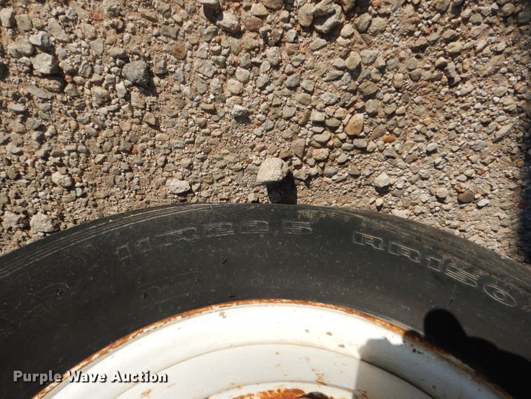 image for item FG9875 1991 International 7100 flatbed truck