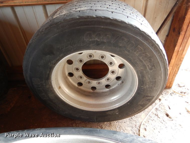 image for item FG9884 (4) Michelin XDN2 445/50R22.5 super single tires and wheels