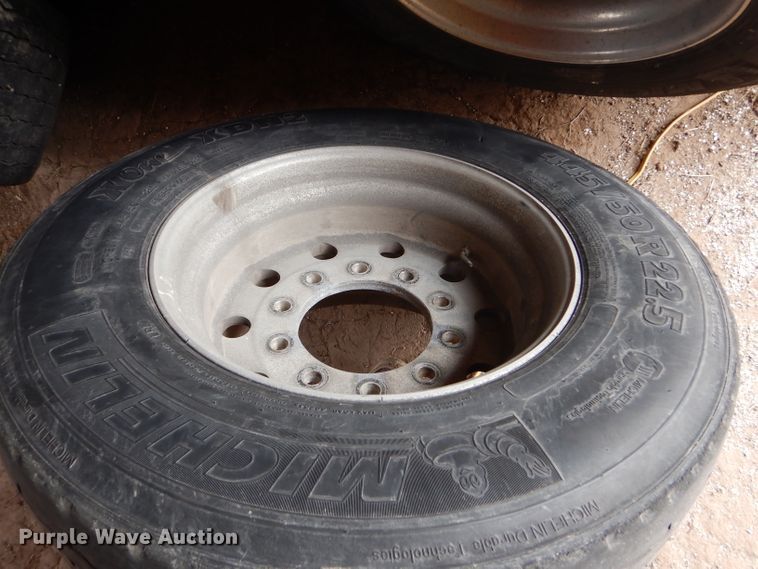 image for item FG9884 (4) Michelin XDN2 445/50R22.5 super single tires and wheels