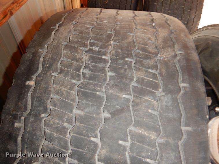 image for item FG9884 (4) Michelin XDN2 445/50R22.5 super single tires and wheels