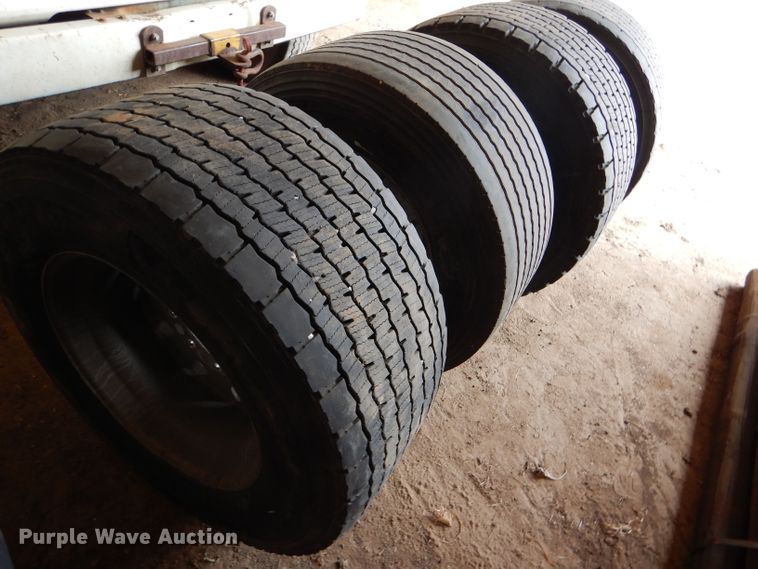 image for item FG9885 (4) Michelin XDN2 445/50R22.5 super single tires and wheels