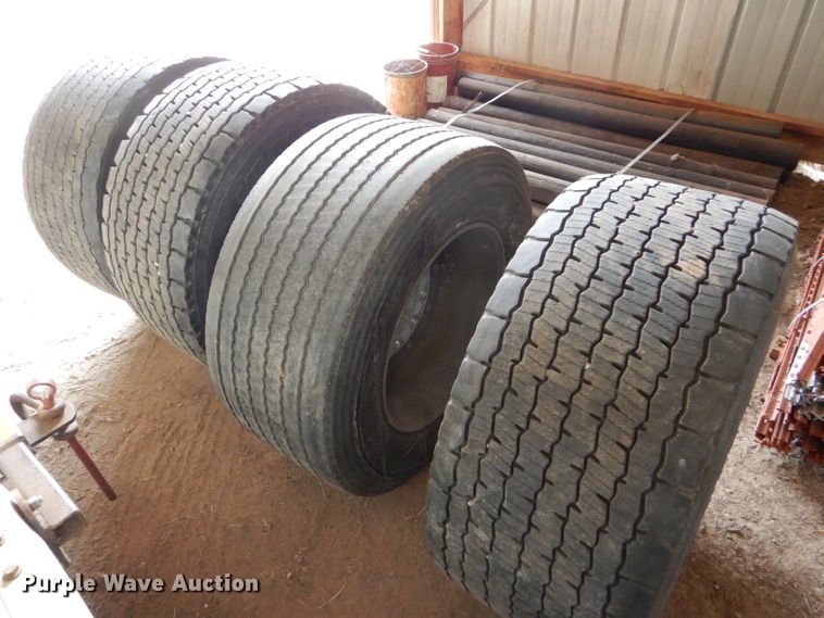 image for item FG9885 (4) Michelin XDN2 445/50R22.5 super single tires and wheels