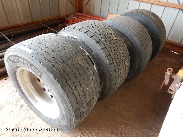 image for item FG9885 (4) Michelin XDN2 445/50R22.5 super single tires and wheels