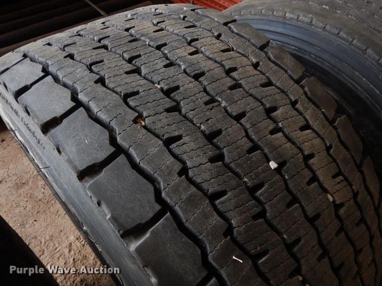 image for item FG9885 (4) Michelin XDN2 445/50R22.5 super single tires and wheels