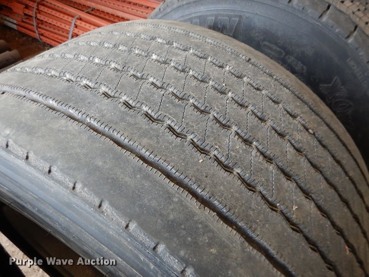 image for item FG9885 (4) Michelin XDN2 445/50R22.5 super single tires and wheels