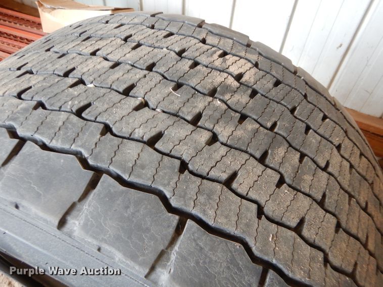 image for item FG9885 (4) Michelin XDN2 445/50R22.5 super single tires and wheels