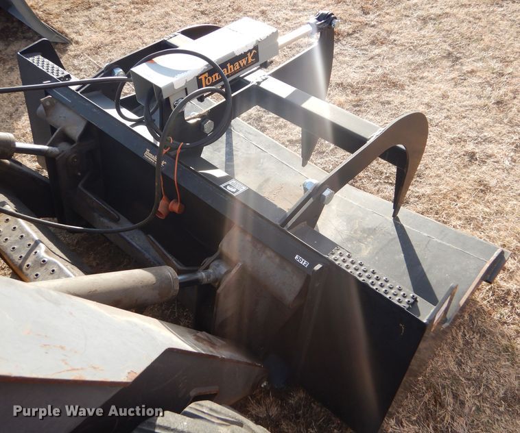 image for item FG9914 Tomahawk 66 skid steer grapple bucket