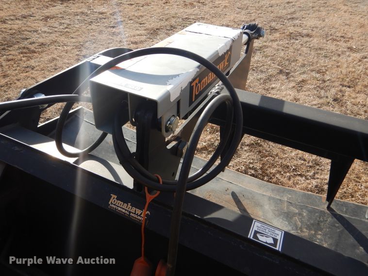 image for item FG9914 Tomahawk 66 skid steer grapple bucket