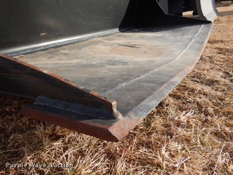 image for item FG9914 Tomahawk 66 skid steer grapple bucket